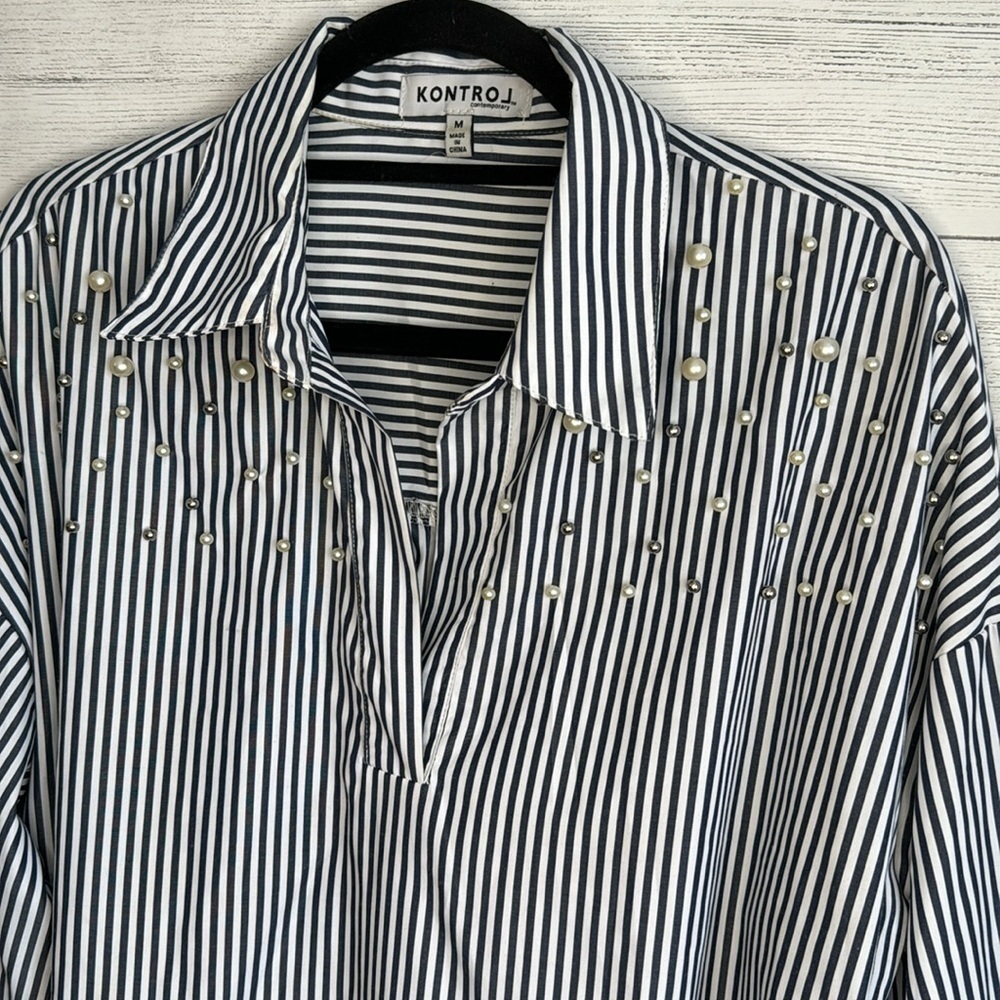 Krontrol Stripped Half Sleeve Embellished Blouse | SIZE M - Picture 3 of 8